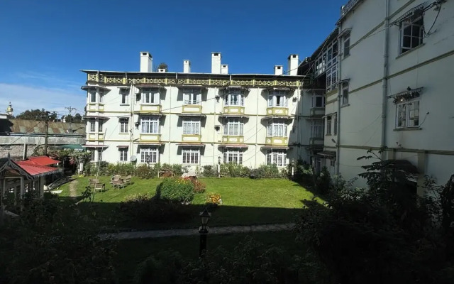 Pineridge Hotel