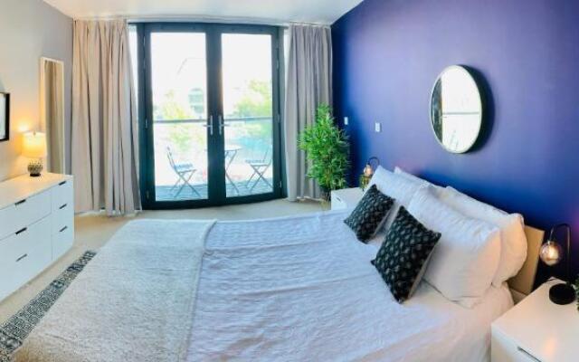 Stewart St James Walk Apartment