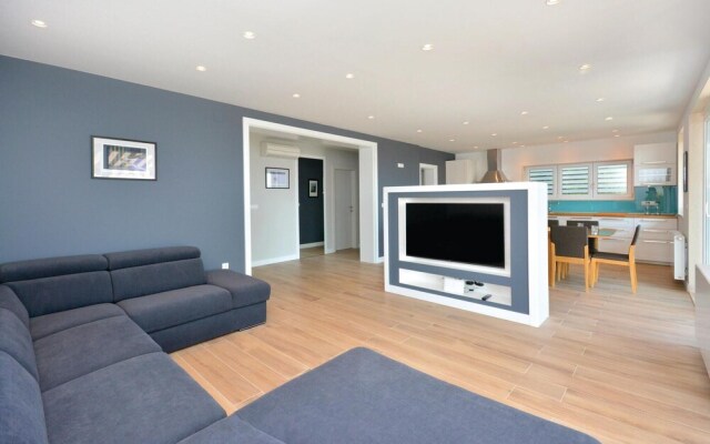 Amazing Home in Split With Wifi and 5 Bedrooms