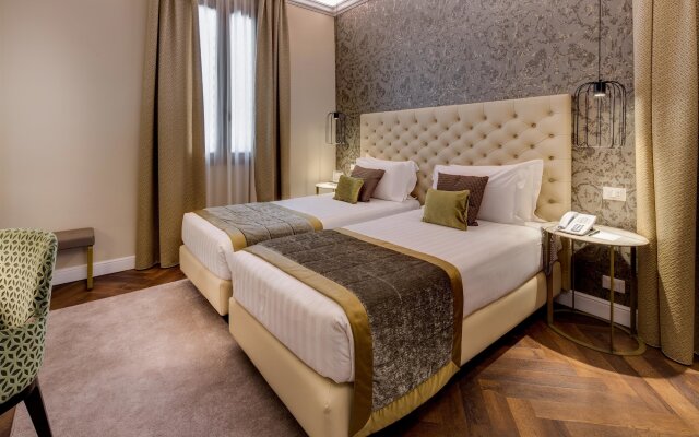 Continental Venice Hotel