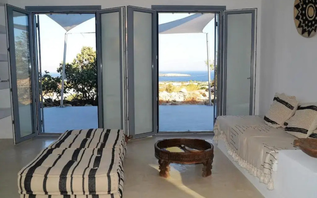 The Hedonist Square cycladic house with sea view
