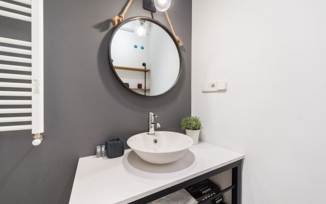 3 Bd Apartment Perfect Location in Plaza de Chueca