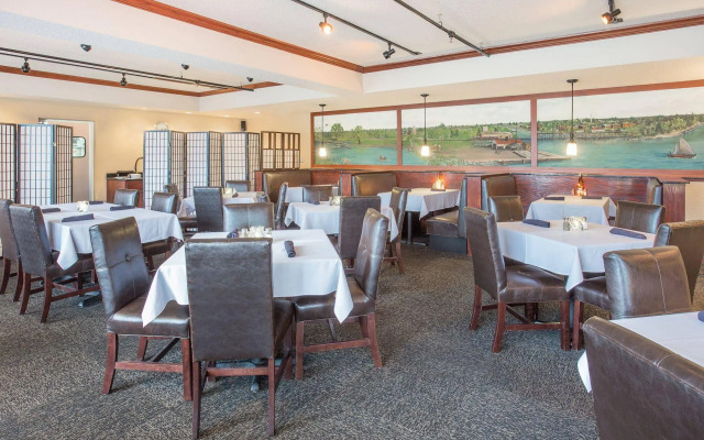 Cobblestone Suites Oshkosh