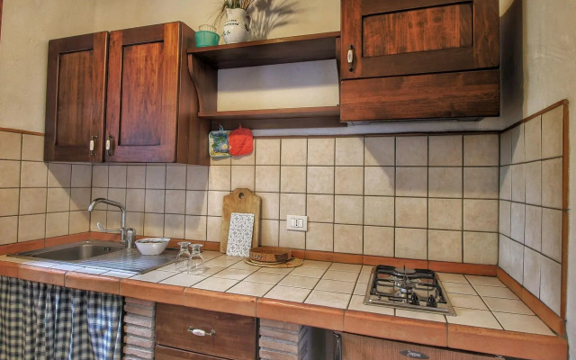 Farmhouse in Proceno With Pool and Hill Views