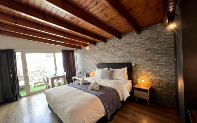 Athens Way Apartments