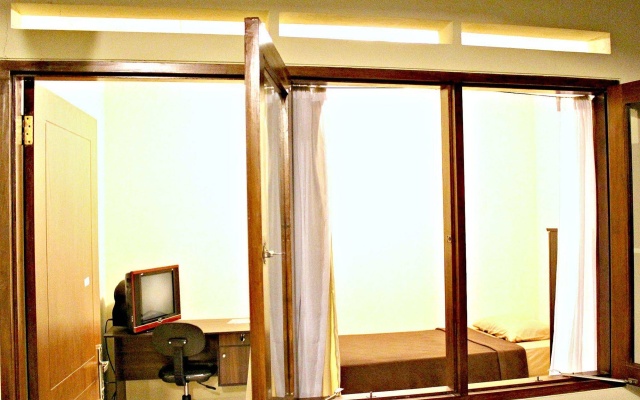 De Orange Pasteur Guest House by HouseinBandung – Guest Rooms – Bandung