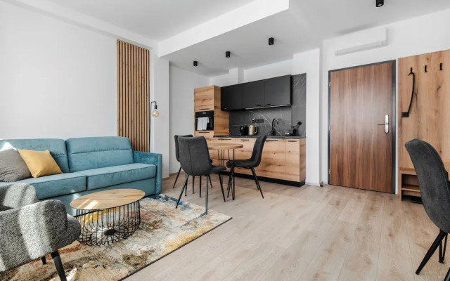 No. 28 Rooms & Apartments