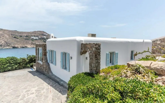 Etesians Suites & Villas