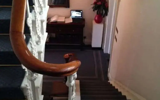 Eagle Lodge Rooms