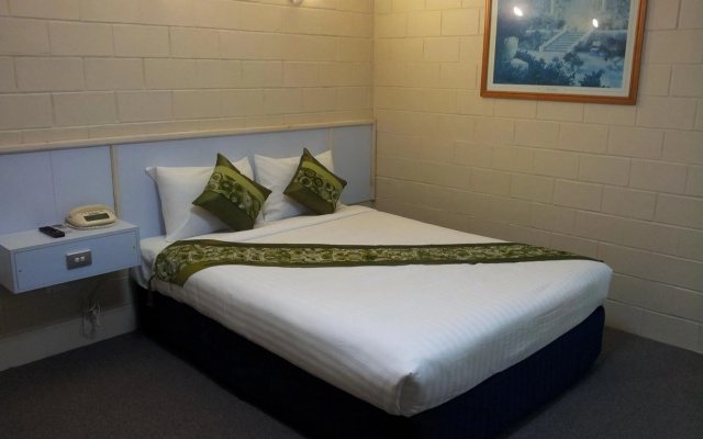 Admiral Nelson Motor Inn – Guest Rooms – Nelson Bay