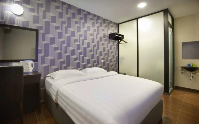 OYO 383 V3 Hotel Nusajaya
