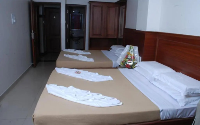 Snt Comforts Lodge by OYO Rooms