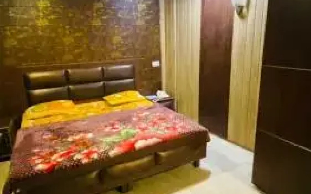 Rishu Palace By Unique Rooms