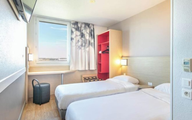 B&B Lyon Est Aeroport St Quentin Fallavie