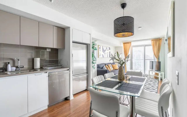 Royal Stays Condominiums - Downtown
