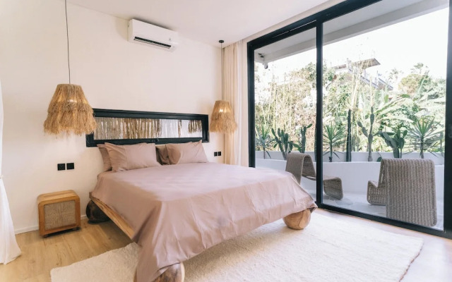 Trendy Boho 3BR Cozy Living 5min to La Brisa