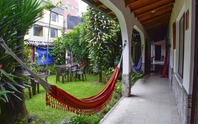 Hostal Santa Cruz Backpackers