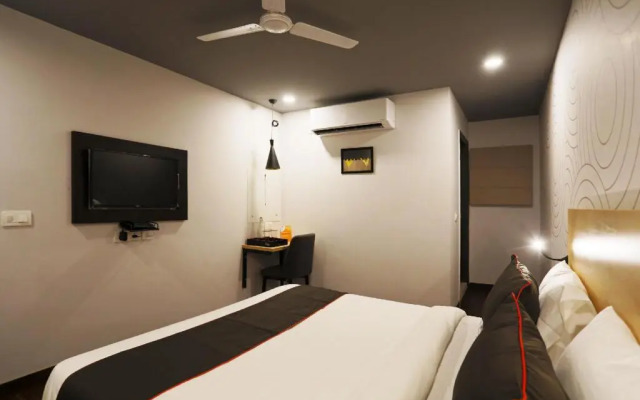 Slf Mall by OYO Rooms