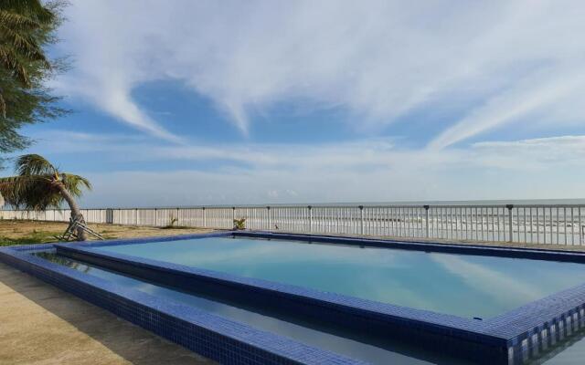 ALA Beach Lodge - Ketapang Homestay