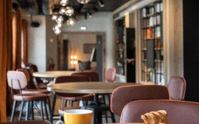 Hotel Base Camp Lodge - Bourg Saint Maurice