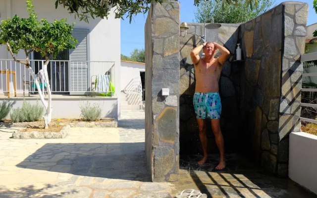 Evia Bay Suites & Retreats