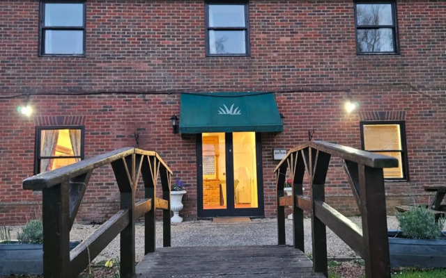 Marsh Farm Hotel