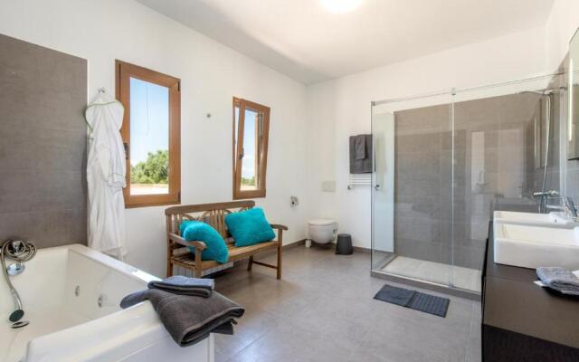 Villa Can Turquesa / Casa Turquesa