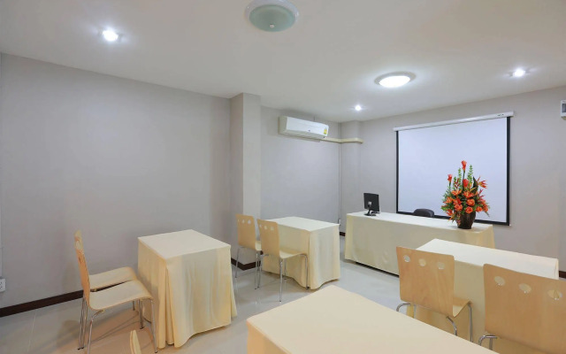 De Hug Hotel & Residence