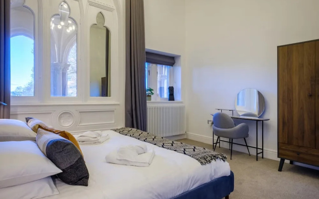 The Margaret Suite Stone Cross Mansion