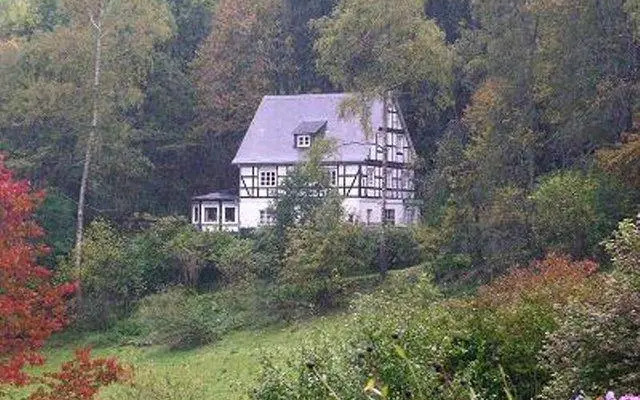 Haus im Wiesengrund
