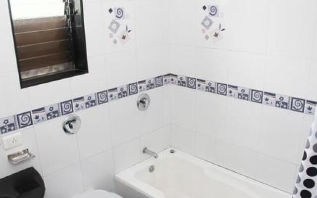 OYO 10765 Hotel Tanish