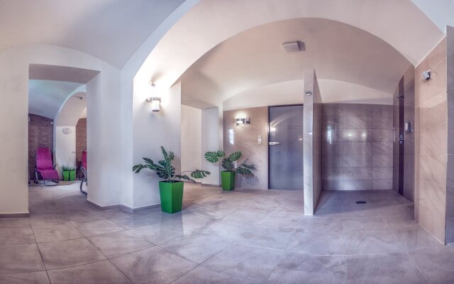 Hotel Niemcza SPA