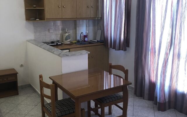 Tarelis Apartments & Studios