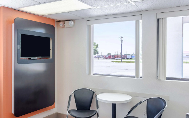 Motel 6 Council Bluffs, IA - Omaha East