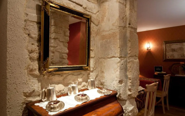Relais Hotel Du Vieux Paris