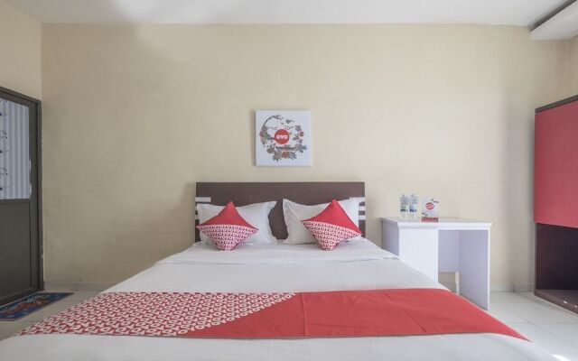 OYO 1075 Rumah Indah Losari Inn