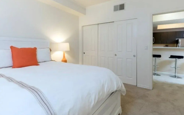 Global Luxury Suites At San Fernando