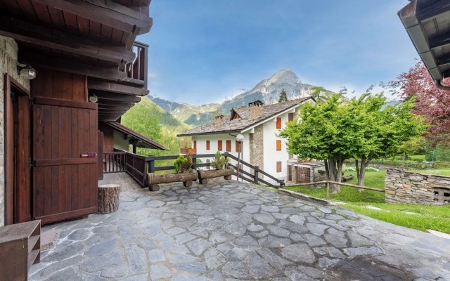 Charming Apartment With Garden in Courmay