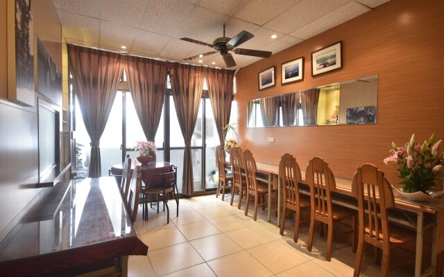 Sun Moon Love Hotel