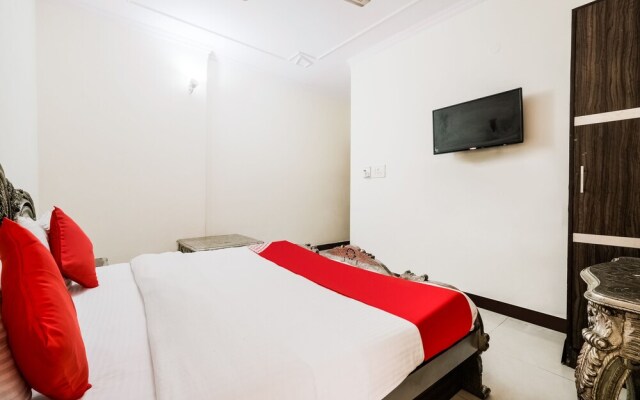 Oyo 18401 Ivory Palace