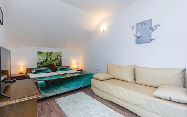 Beautiful Home in Crikvenica With Wifi and 6 Bedrooms