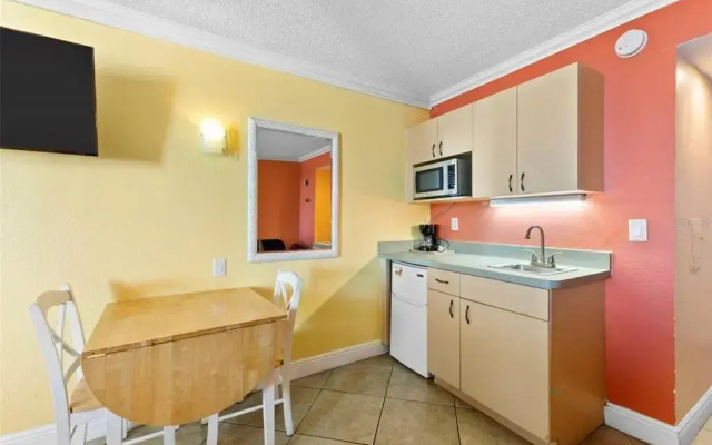 Pelican Pointe Clearwater Beach Hotel
