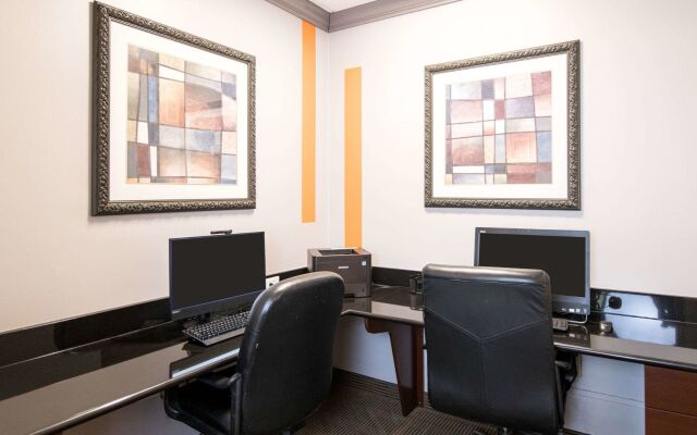 Clarion Hotel & Conference Center Leesburg