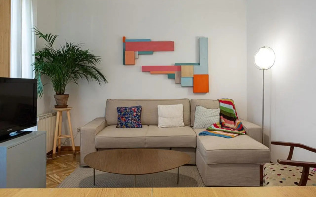Cute 1 Bedroom Apartment with a Balcony