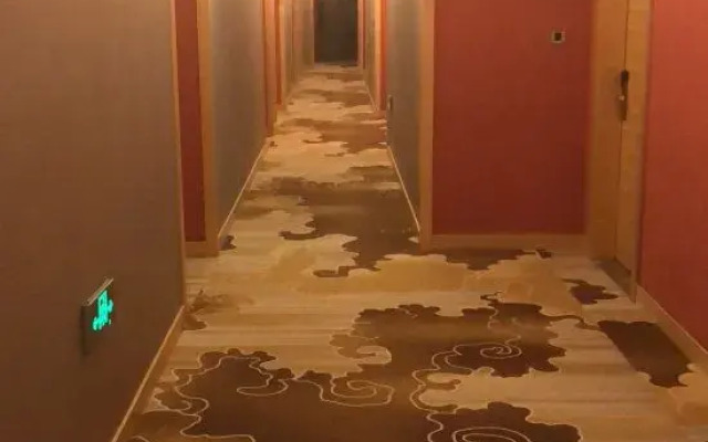 Home Inn Ruibai Cloud Hotel (Beijing Daxing Biomedicine Base Subway Station Branch)