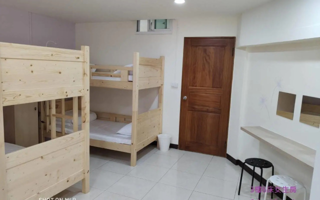 Simple life hostel