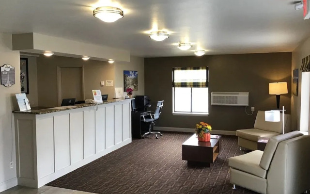 Super 8 by Wyndham Dillon