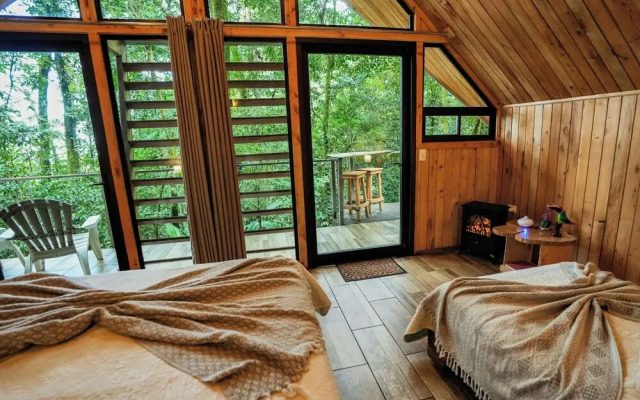 Tityra Lodge