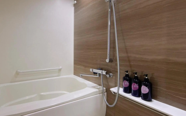 Minn Kasai – Bathroom – Tokyo