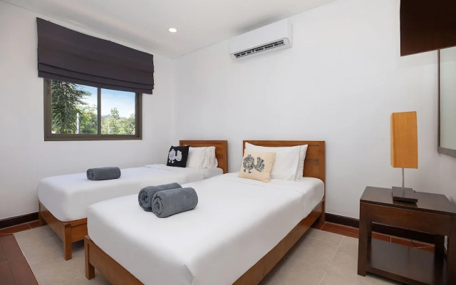 Spacious 3BR Pool Access Villa Argent 7